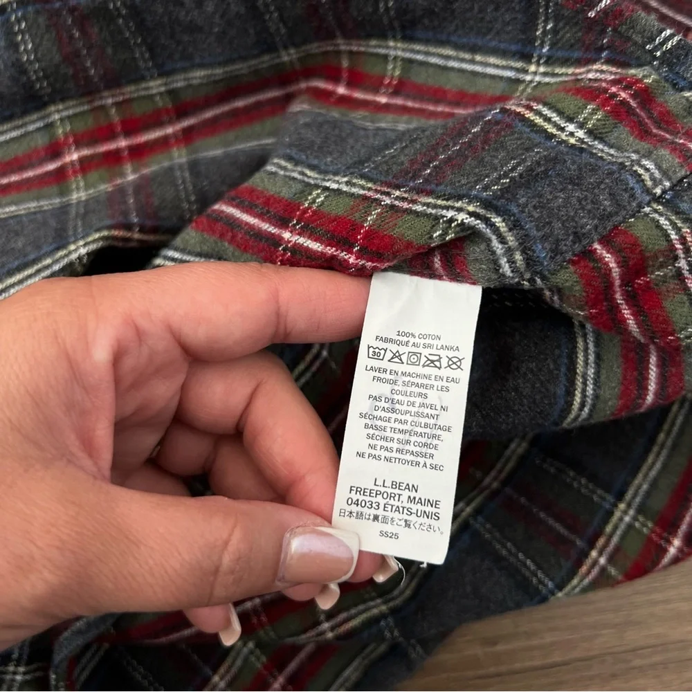 L.L. Bean Men's Scotch Plaid Flannel Shirt - Traditional Fit- Grey/Red - Sz M